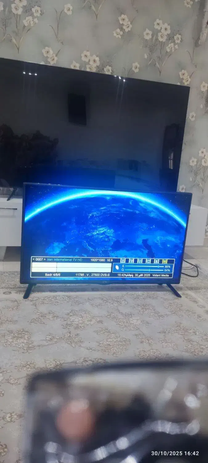 تلویزیون ال جی 42 اینچ دهگلان|تلویزیون و پروژکتور|سنندج, |دیوار