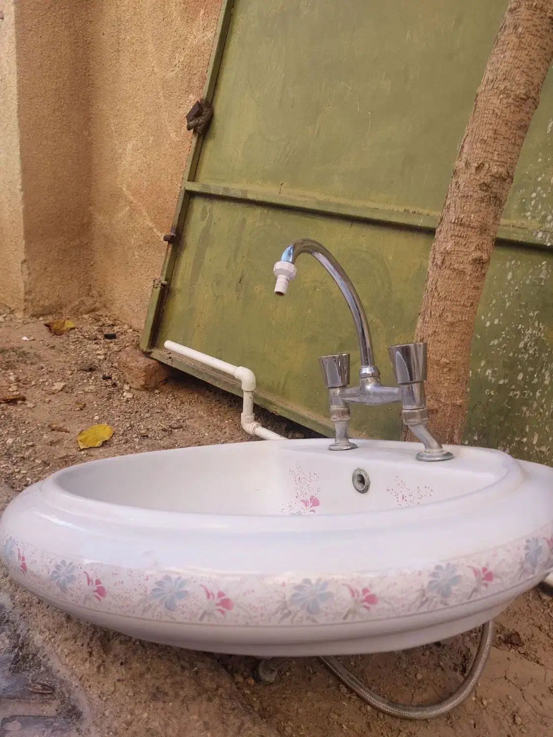 روشویی ساده|لوازم سرویس بهداشتی|ایلام, |دیوار