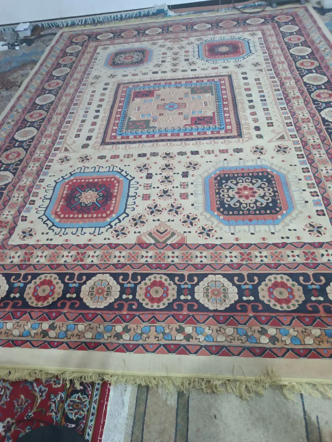 فروش دوتخته فرش ماشینی دوازده متری خاکی رنگ حدنو|فرش|بهبهان, |دیوار