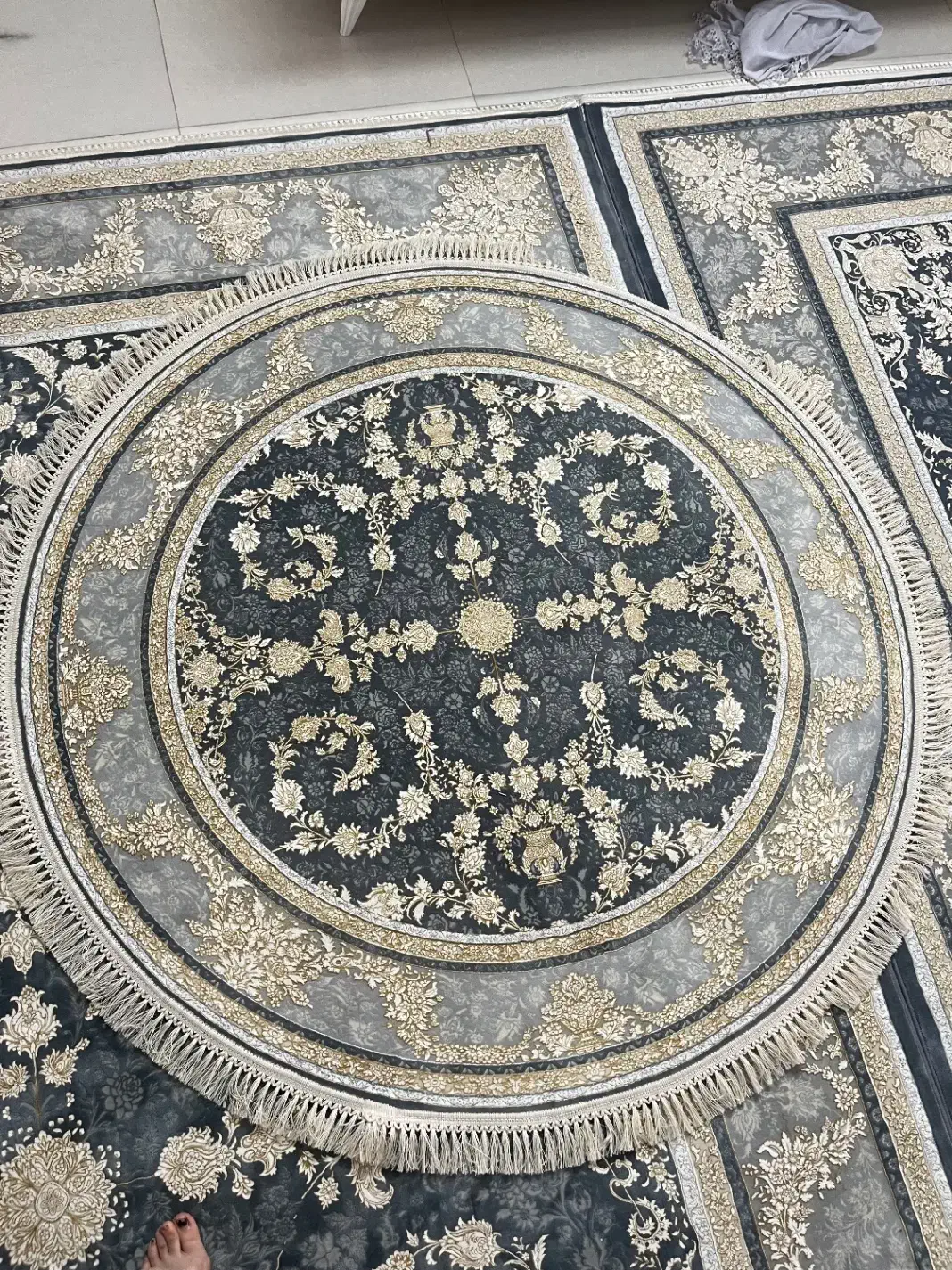 فرش ۱۲۰۰شونه دوماه استفاده شده|فرش|بهارستان, |دیوار