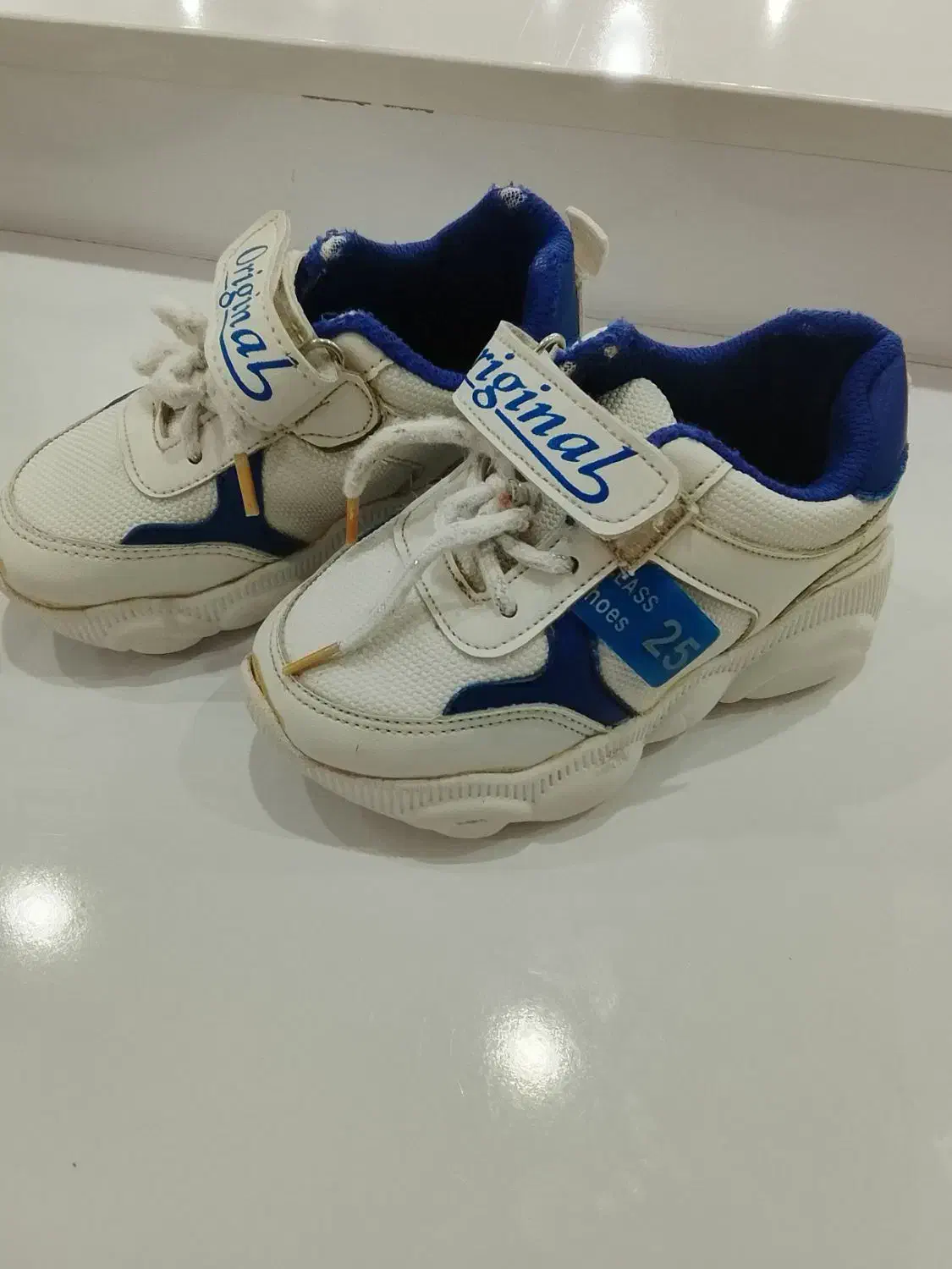 تعدادی کفش و صندل و کالج مجلسی بچگانه|کفش و لباس بچه|هشتگرد, فاز ۱ مهستان|دیوار