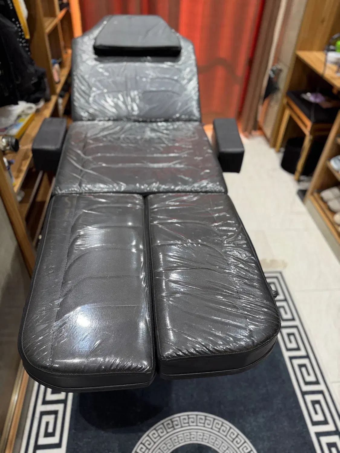 تخت مژه و تتو|آرایشگاه و سالن‌های زیبایی|رشت, رشتیان|دیوار