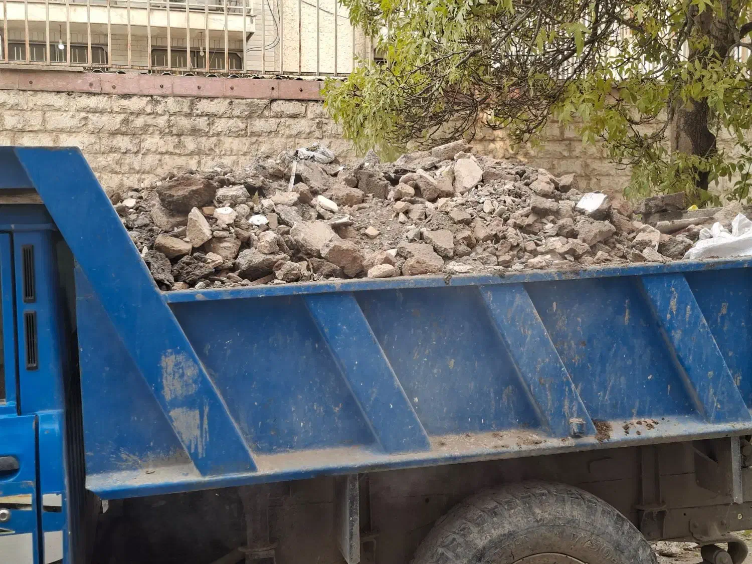 حمل نخاله ساختمانی شن ماسه پوکه 24 ساعته|خدمات حمل و نقل|کرمانشاه, |دیوار