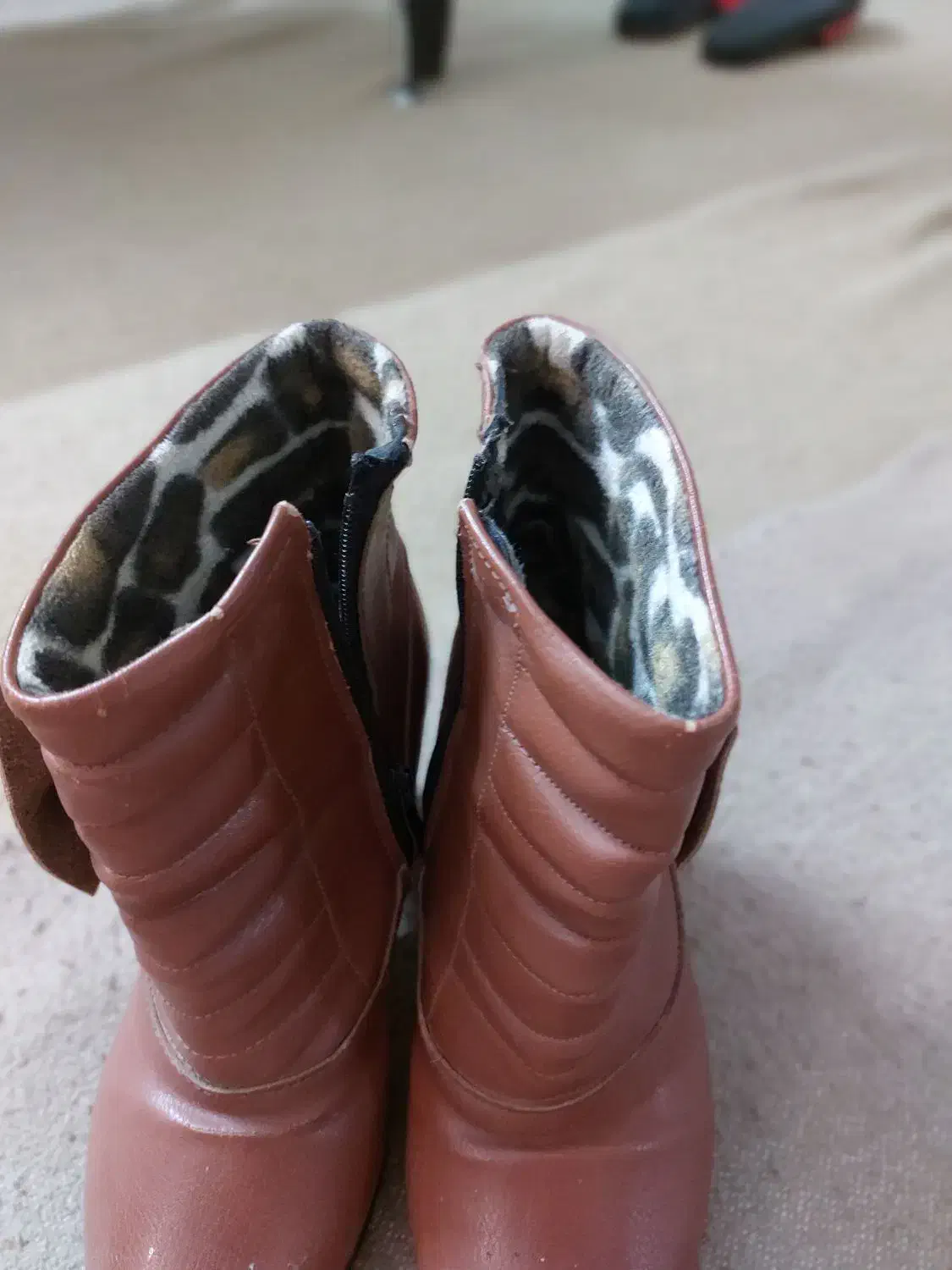 کفش و کاپشن|کیف، کفش، کمربند|خوی, |دیوار