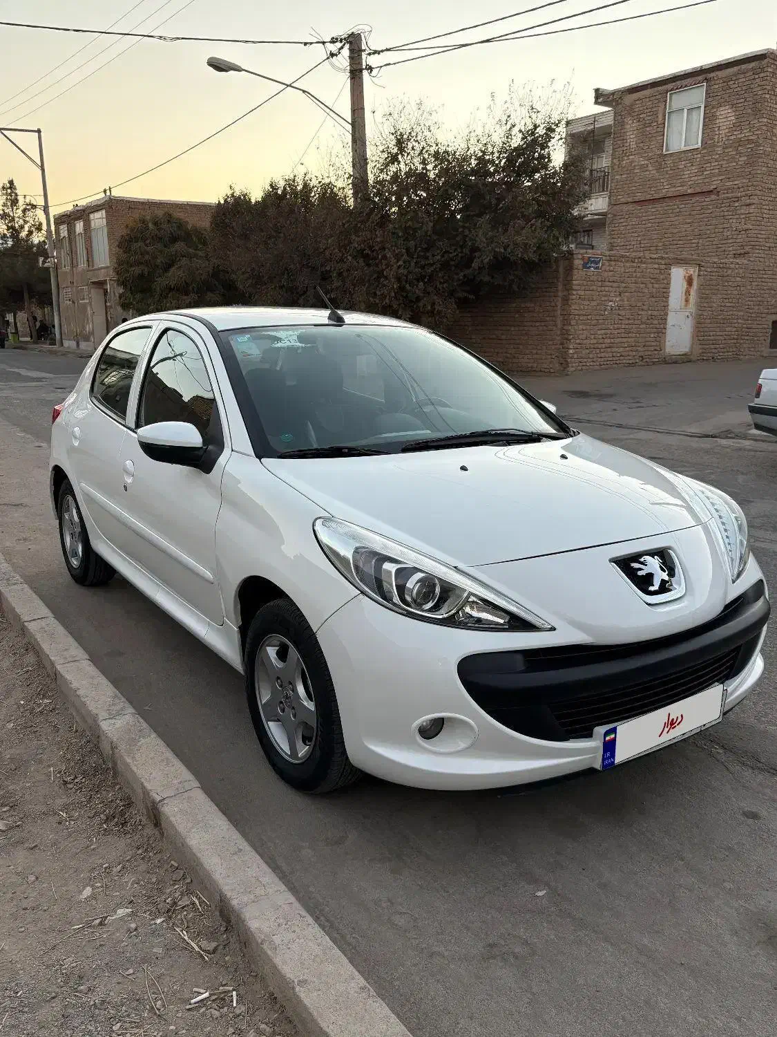 207 اتومات 1403|خودرو سواری و وانت|بادرود, |دیوار