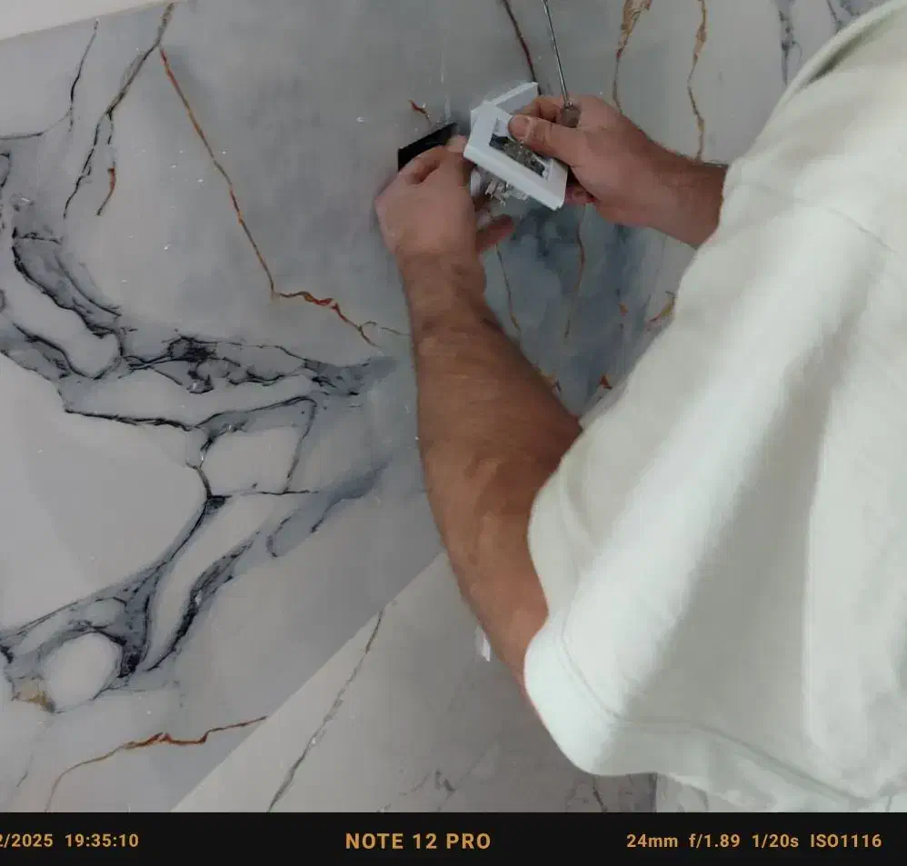 برقکار حرفهای ساختمان و نصب آیفون تصویری|خدمات پیشه و مهارت|نهاوند, |دیوار