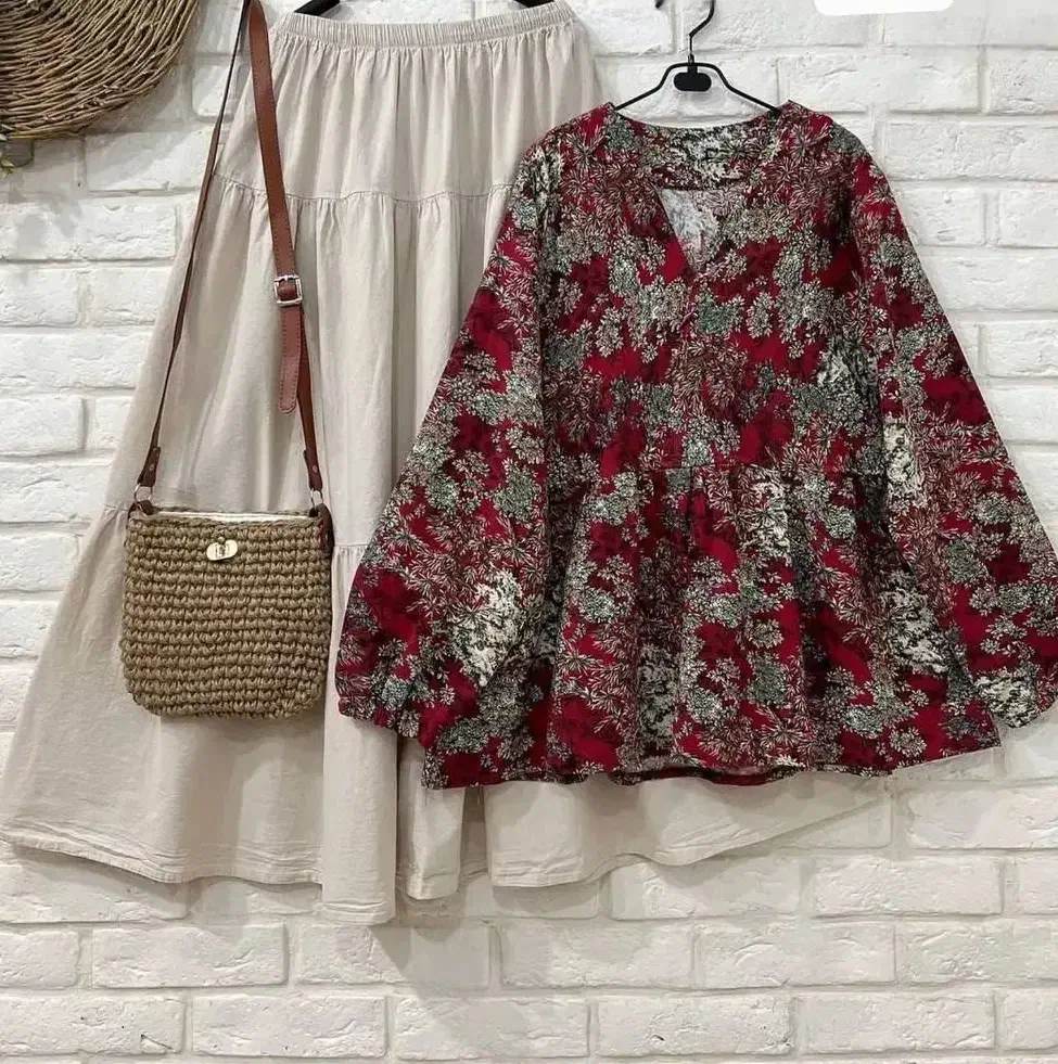 شومیز و دامن پریا|لباس|رشت, جانبازان|دیوار