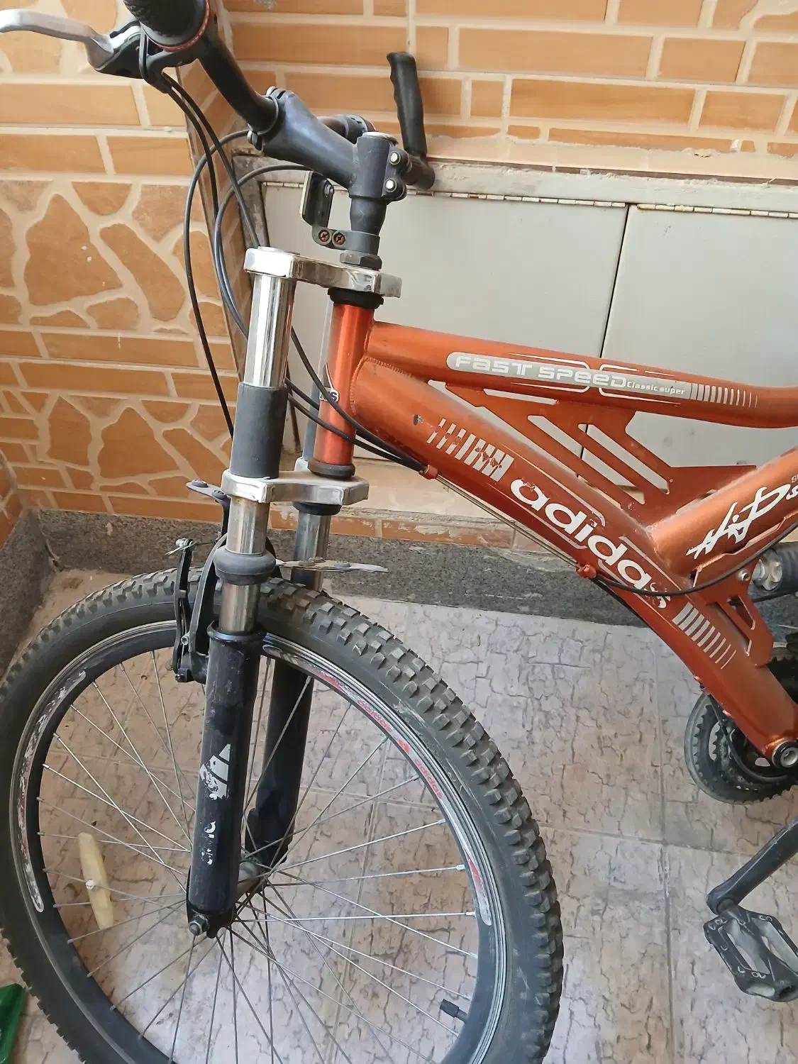 دوچرخه رنگ زرشکی و سایز ۲۷|دوچرخه، اسکیت، اسکوتر|خمینی‌شهر, |دیوار