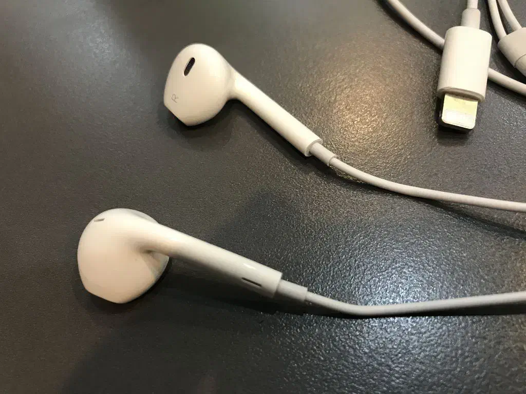 هندزفری اورجینال اپل (کابل لایتنینگ)|لوازم جانبی موبایل و تبلت|تهران, ائمه اطهار|دیوار