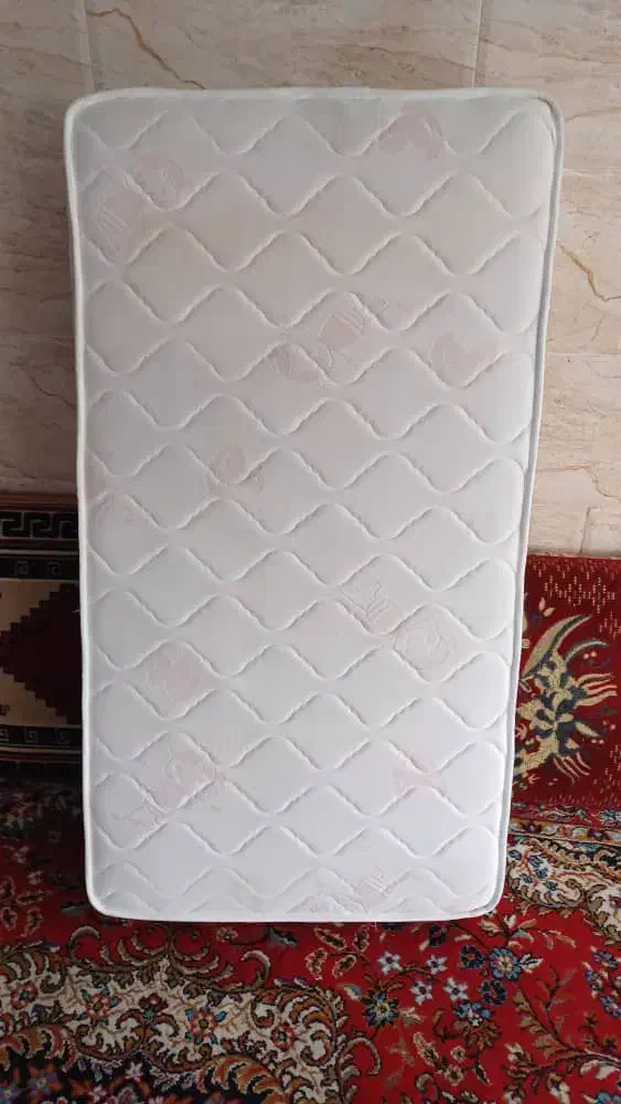 تخت خواب کودک درحدنو|تخت و صندلی بچه|کوچصفهان, |دیوار