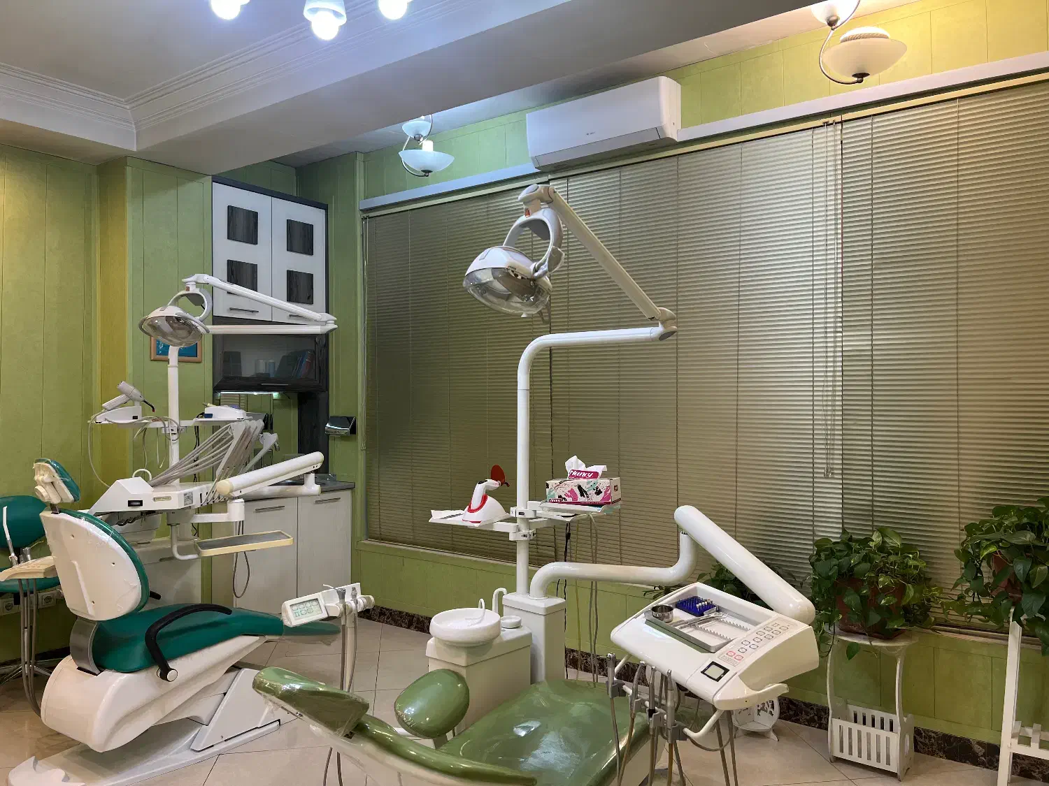 استخدام منشی ودستیار دندانپزشک|استخدام درمانی، زیبایی، بهداشتی|کرج, گلشهر|دیوار