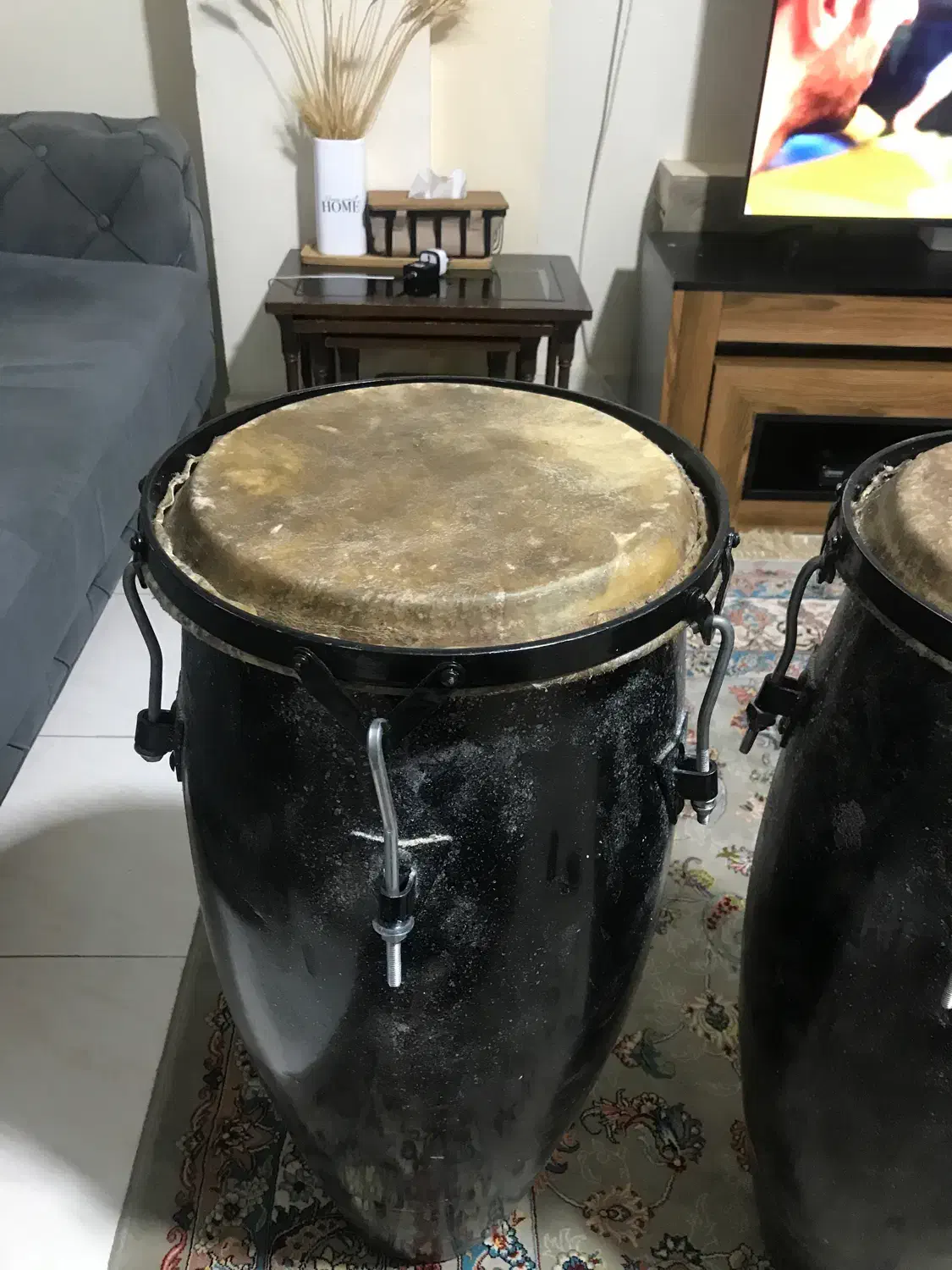 تومبا|درام و پرکاشن|اصفهان, شهرک کاوه|دیوار