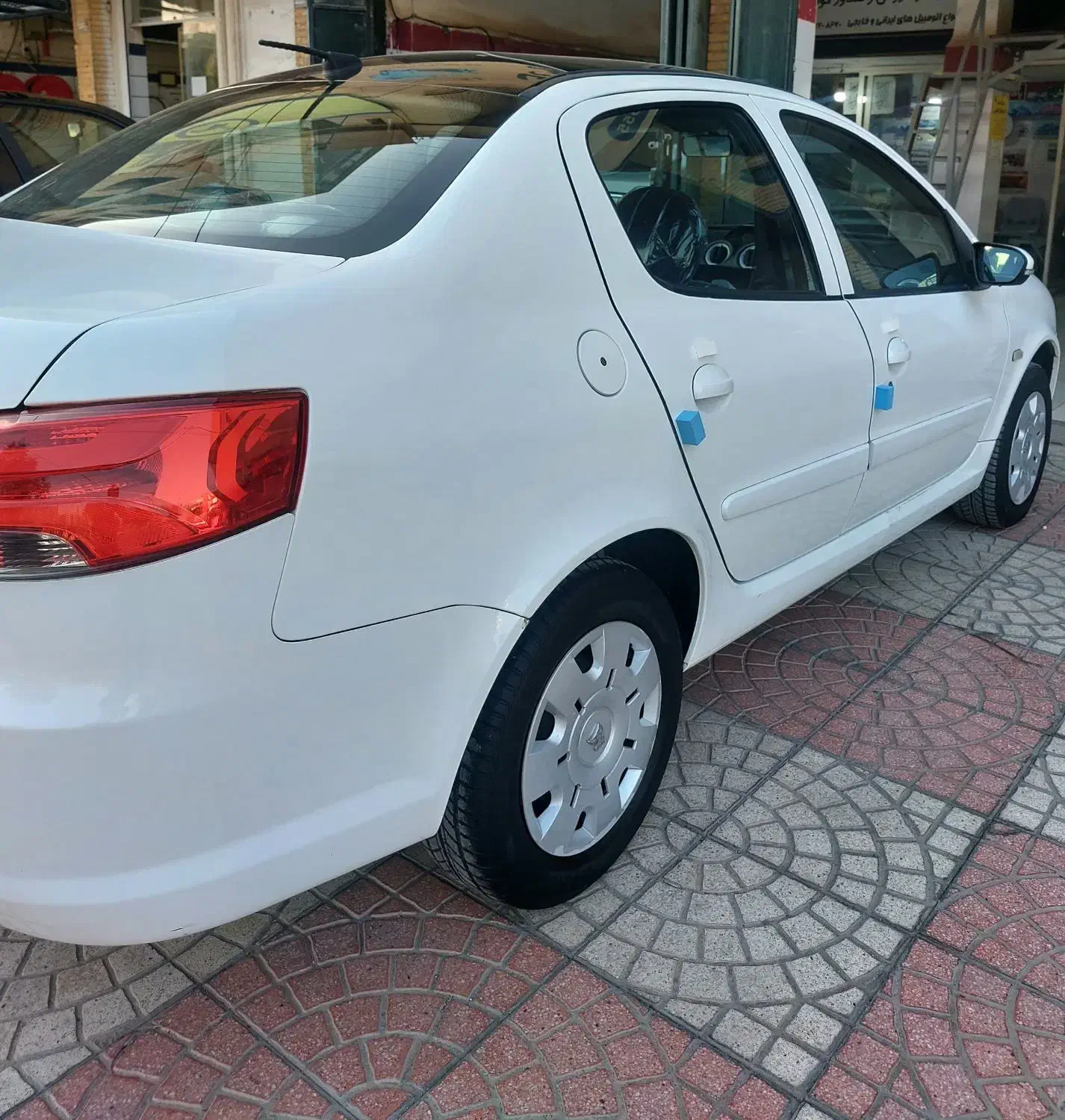 رانا پلاس سقف شیشه‌ای پاناروما 6 دنده|خودرو سواری و وانت|بوشهر, |دیوار