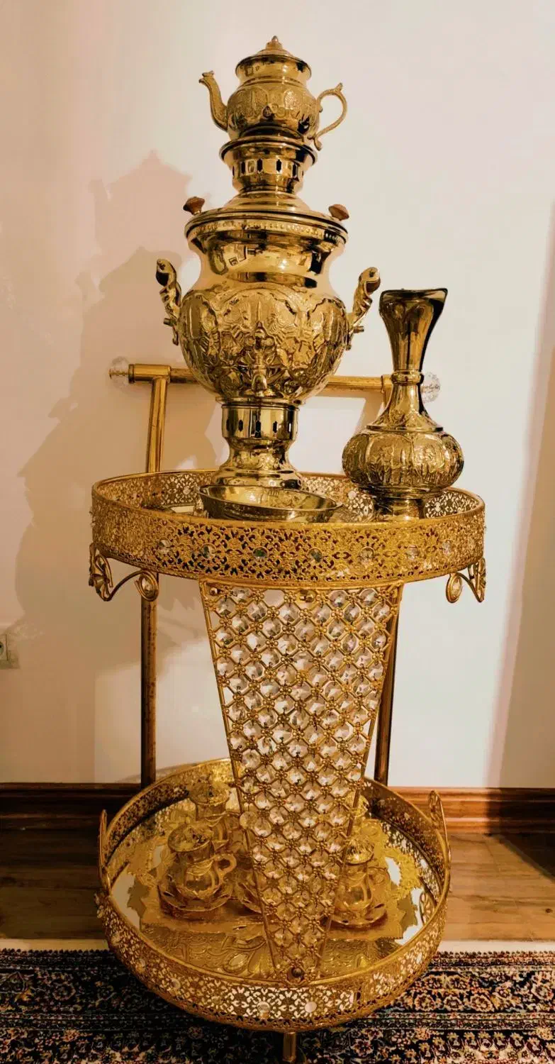 میز بار|کلکسیون اشیاء عتیقه|مشهد, شهرک شهید باهنر|دیوار