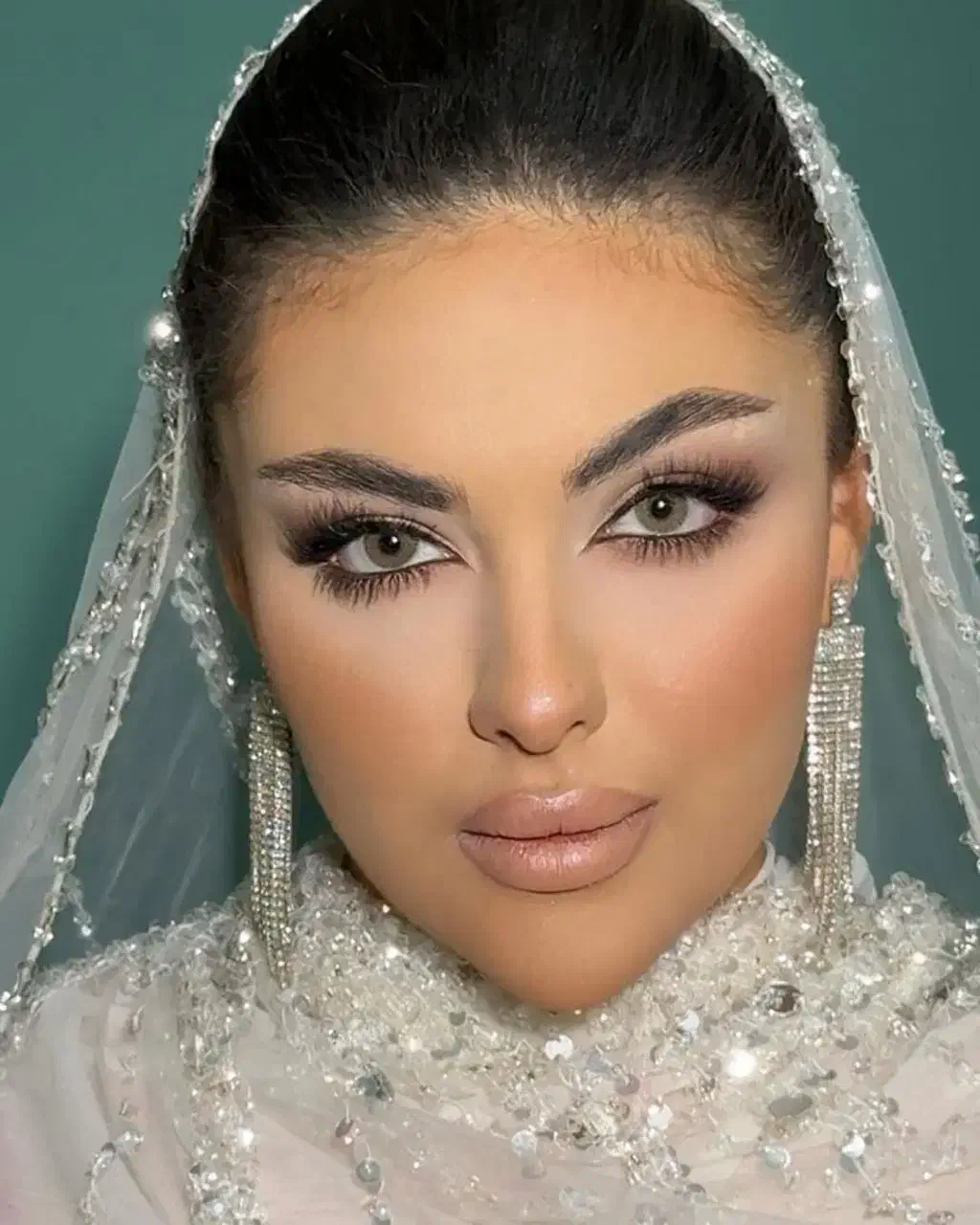 خدمات وآموزش تخصصی میکاپ و شنیون|خدمات آموزشی|نیشابور, هفده شهریور|دیوار