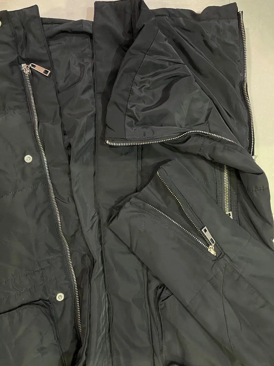 کاپشن|لباس|بندر انزلی, معلم|دیوار