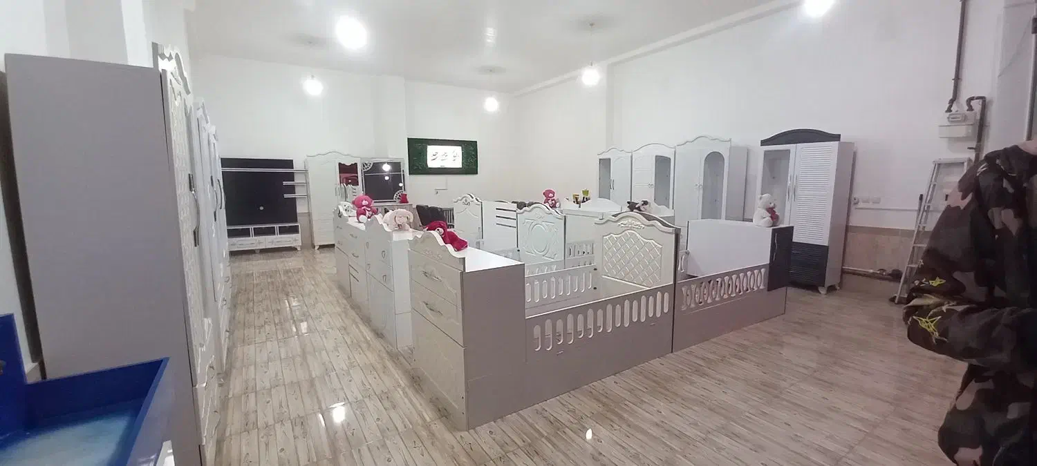 تخت و کمد نوزادی|اسباب و اثاث بچه|ملکان, |دیوار