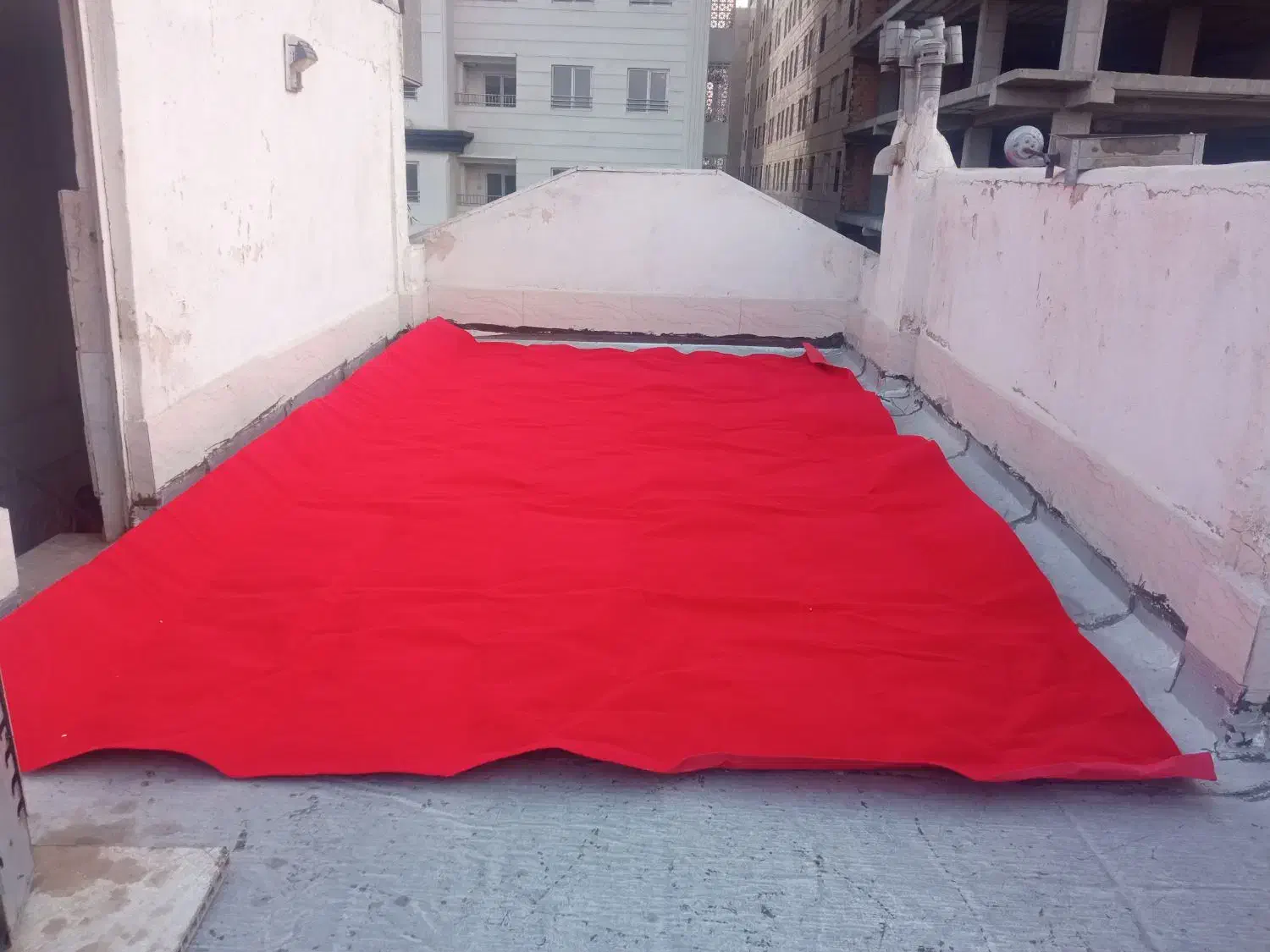 موکت قرمز خوشرنگ درحدنو تمیزوسالم|موکت|اسلام‌شهر, شهرک مصطفی خمینی|دیوار