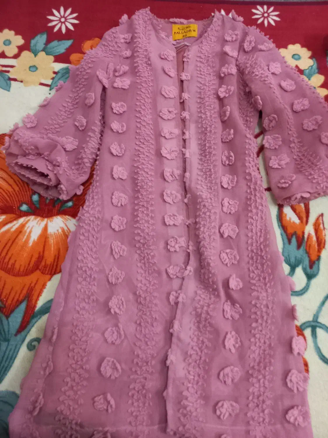 تعداد زیادی مانتو پالتو شال روسری و لباس موجوده|لباس|یزد, |دیوار