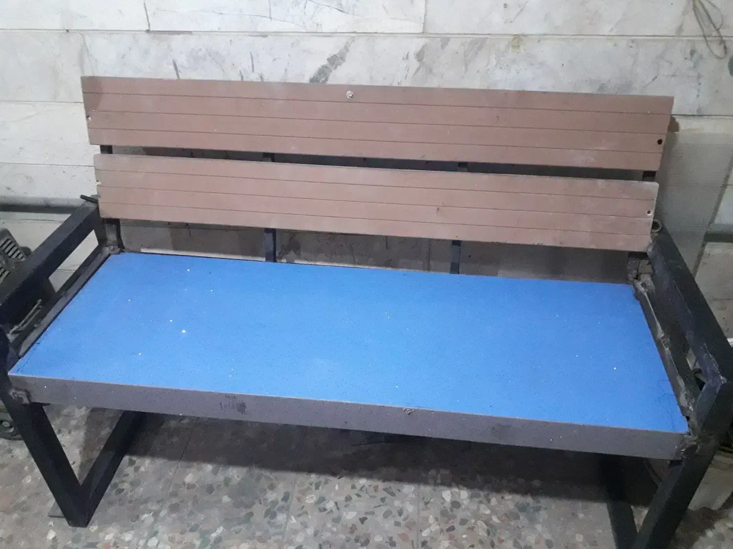 نیمکت آهنی|صندلی و نیمکت|شاهین‌شهر, عطار|دیوار