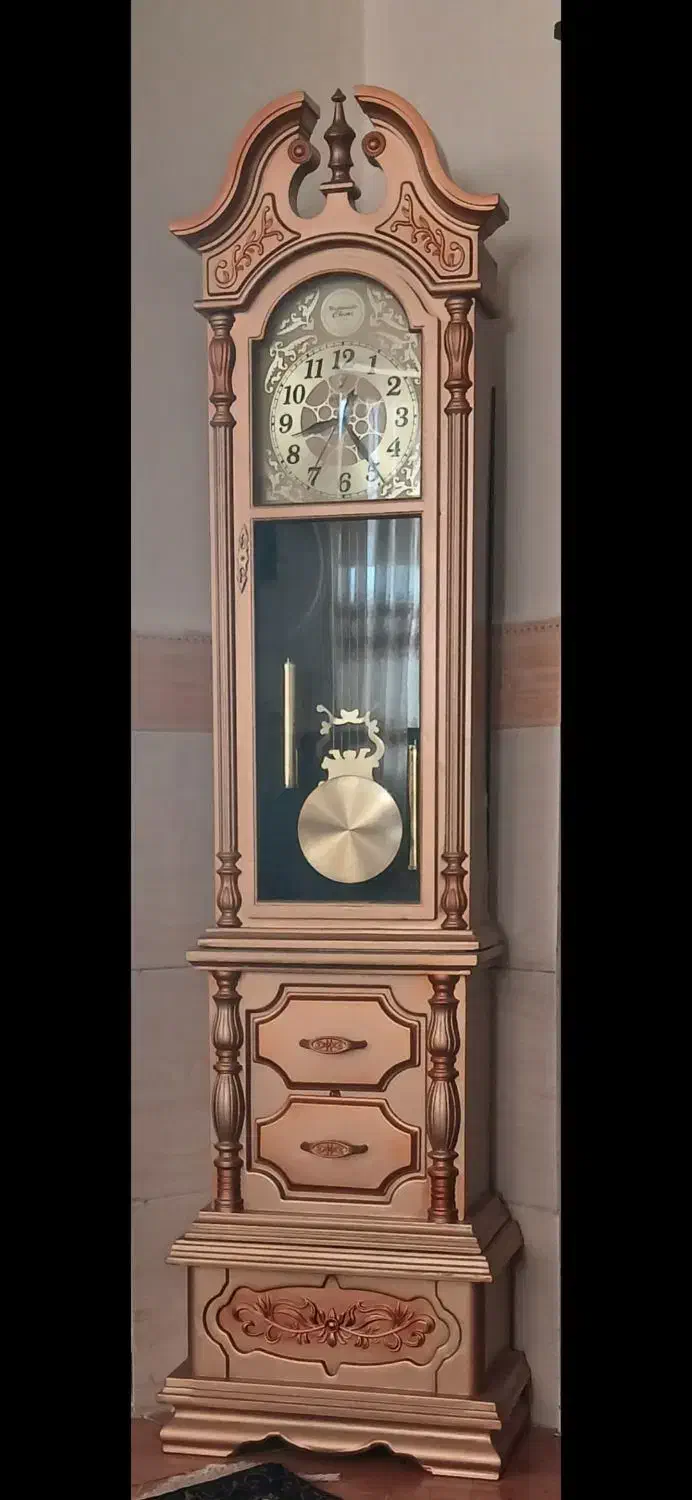 ساعت ایستاده طلایی تمیز|ساعت دیواری و تزئینی|محلات, |دیوار