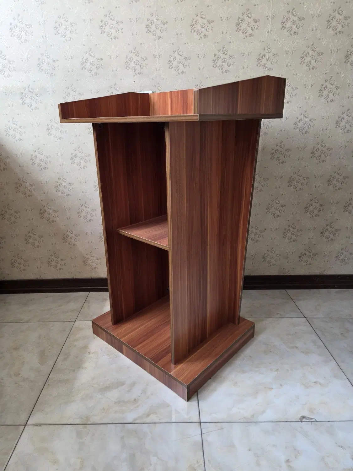 میز سخنرانی چوبی میز مدرسه/تریبون ایستاده مدل تارا|مبلمان اداری|تهران, استاد معین|دیوار