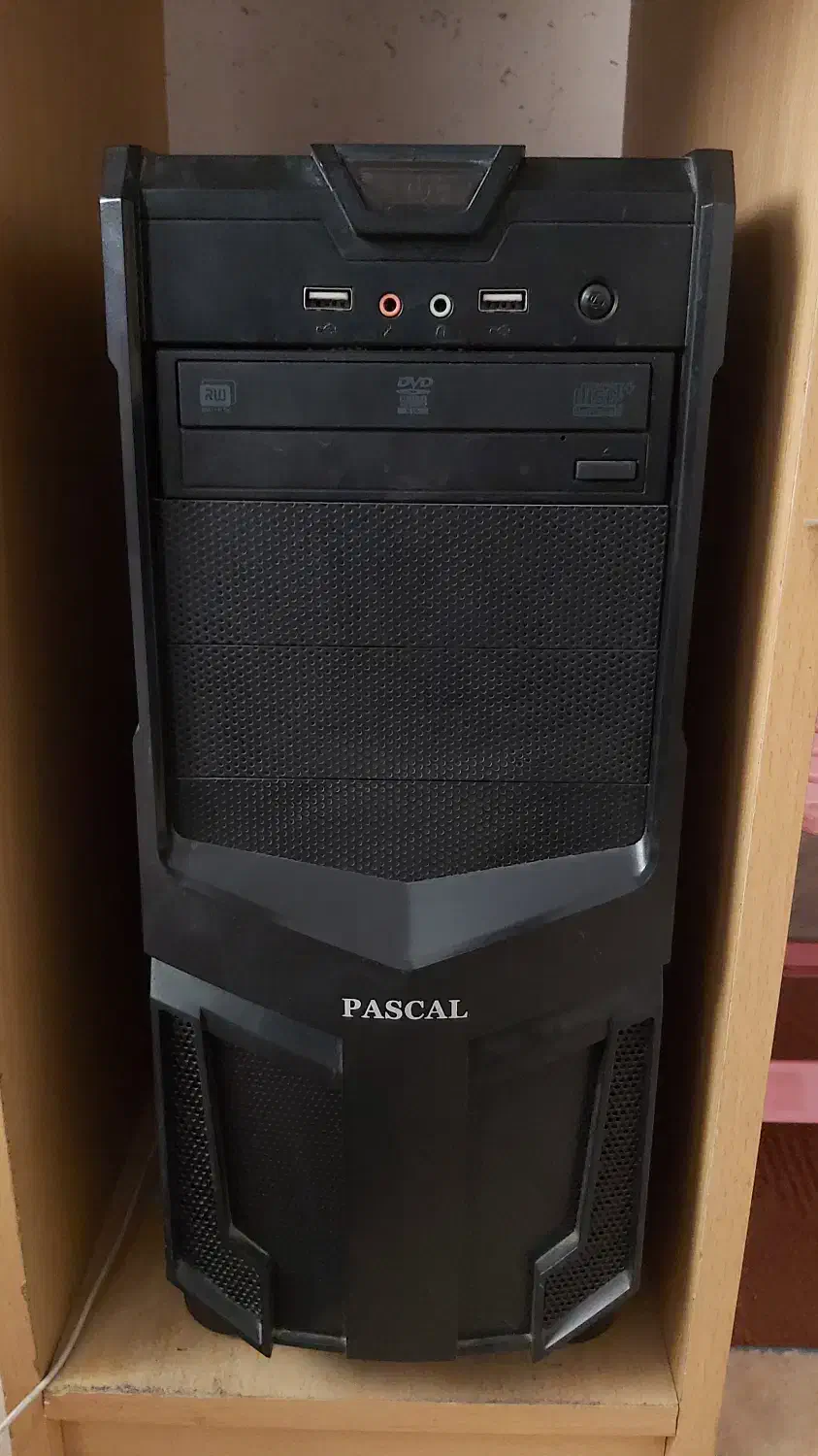 کامپیوتر در حد نو|رایانه رومیزی|نجف‌آباد, پادگان|دیوار