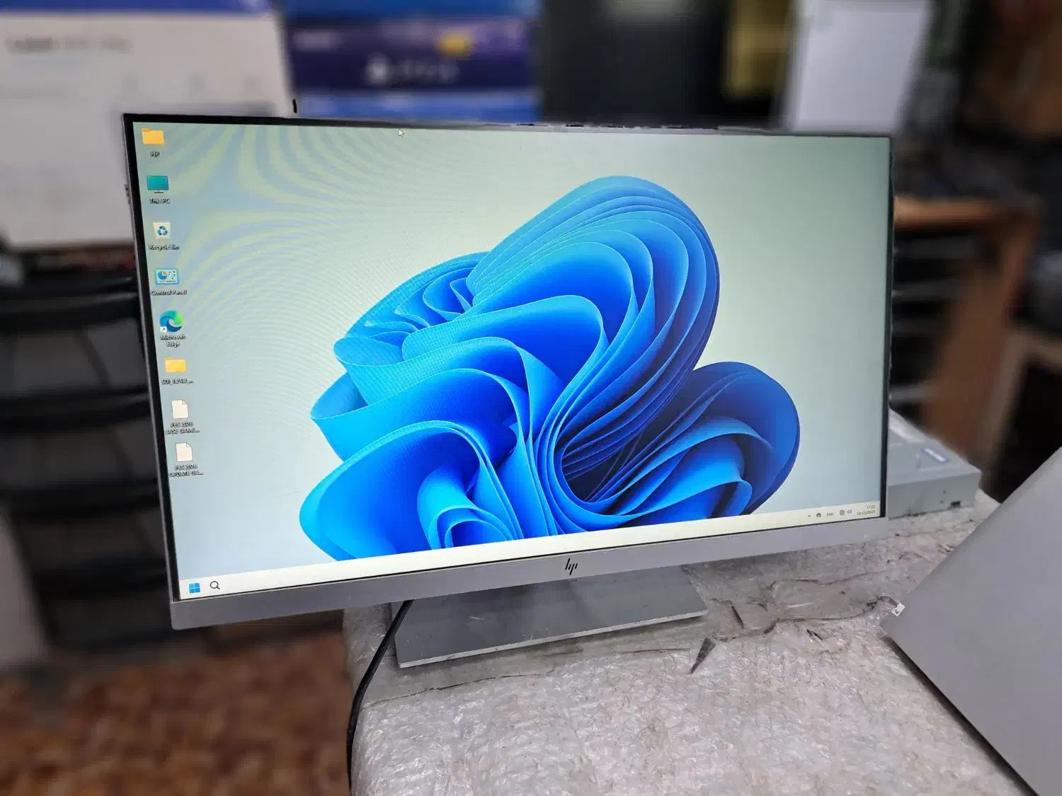 مانیتور ۲۴ فریم لس HP  سیلور (استوک برتر)|قطعات و لوازم جانبی رایانه|کرمانشاه, |دیوار