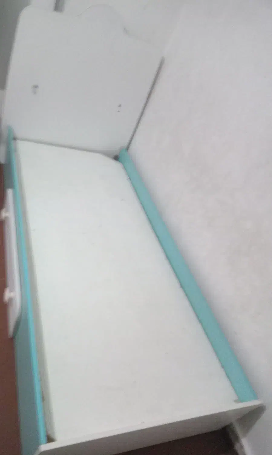 تخت نوجوان همراه کمد سالم|تخت و سرویس خواب|سقز, |دیوار