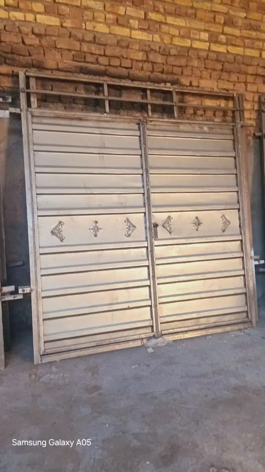 در آهنی درب حیاط حیاطی خانه آهن باغ باغی|مصالح و تجهیزات ساختمان|تربت جام, مولانا|دیوار