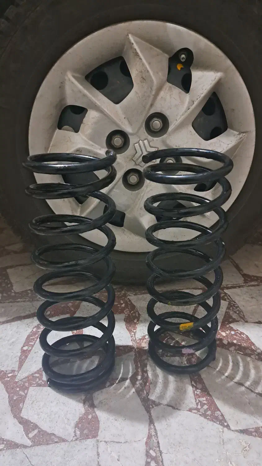 فنر لول عقب ساینا 1403|قطعات یدکی و لوازم جانبی|رشت, فرزانه|دیوار