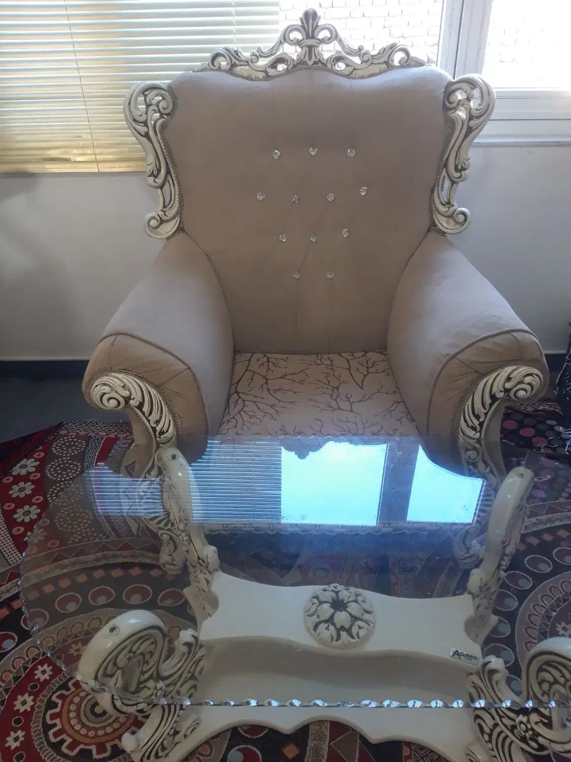 مبل سلطنتی و راحتی|مبلمان خانگی و میز عسلی|نمین, |دیوار