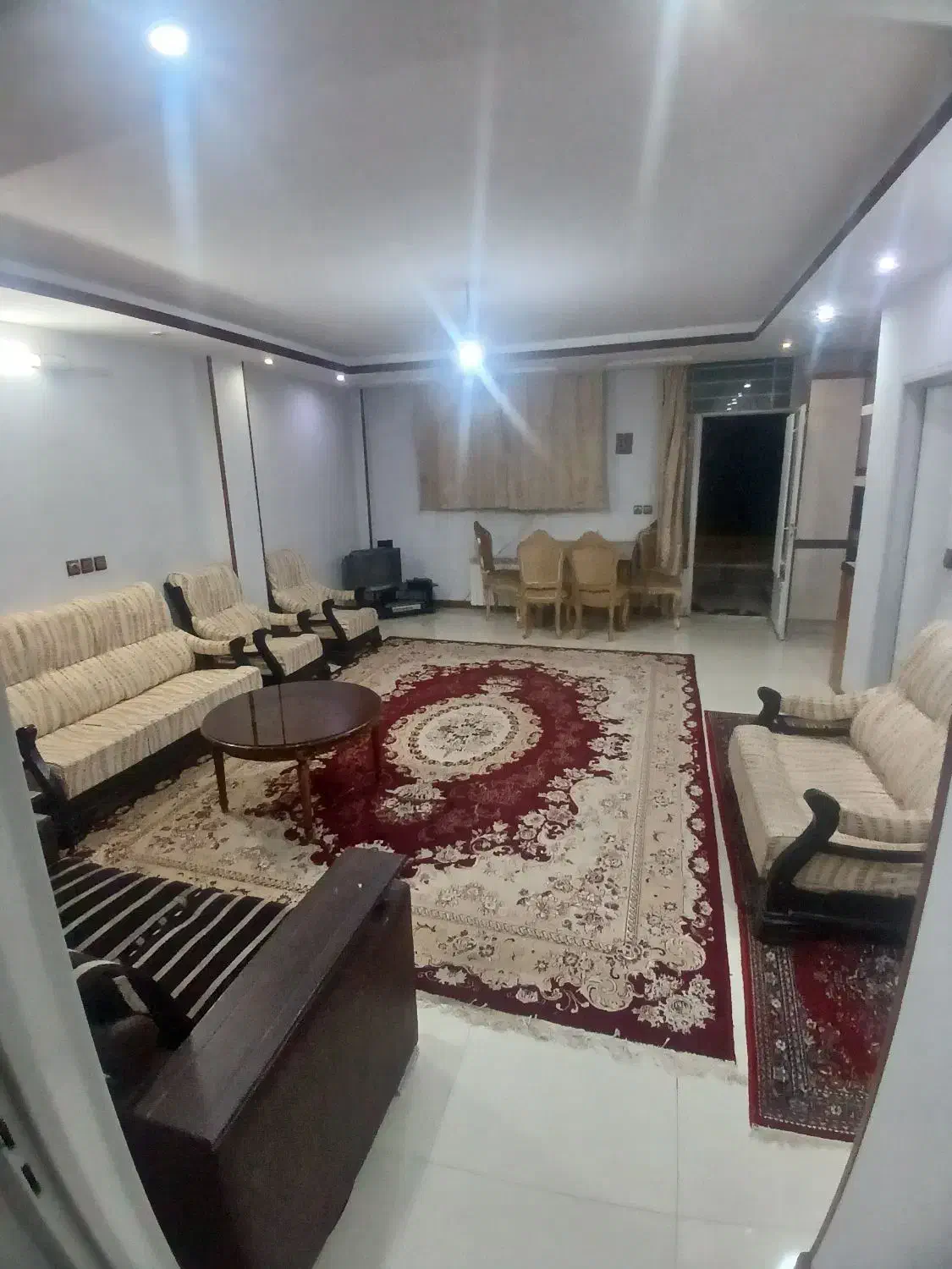 طبقه همکف هتل اپارتمان فوژان. سپاهانشهر.راه اهن|اجارهٔ کوتاه‌مدت آپارتمان و سوئیت|اصفهان, دانشگاه اصفهان|دیوار