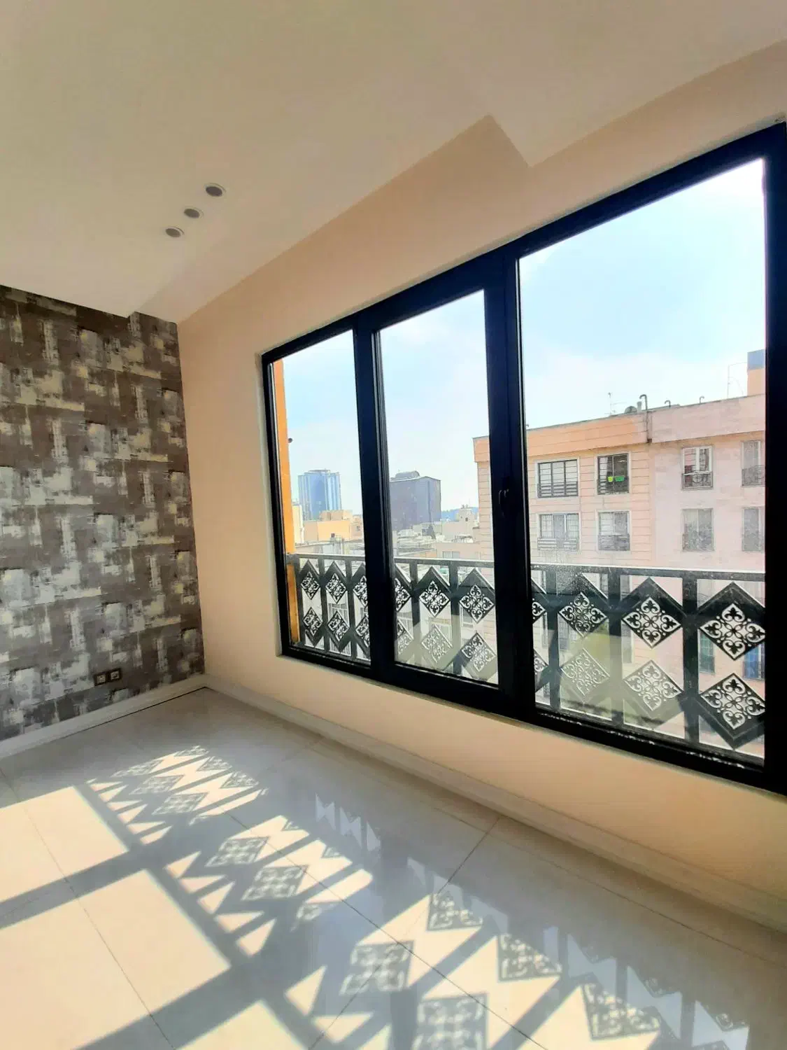 ۱۲۱ متر جردن ولیعصر ( نوساز طبقات بالا )