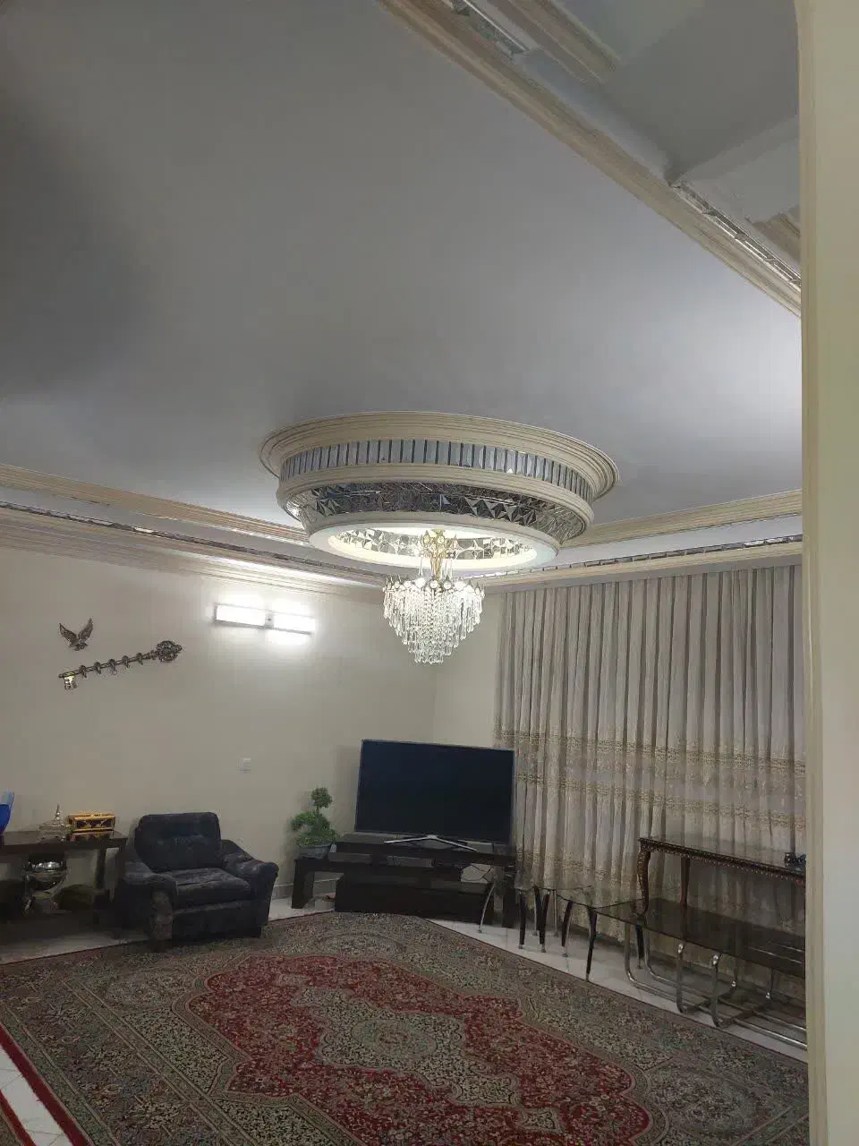 رهن و اجاره ۲۱۰متری۳خوابه فول امکانات ویلایی