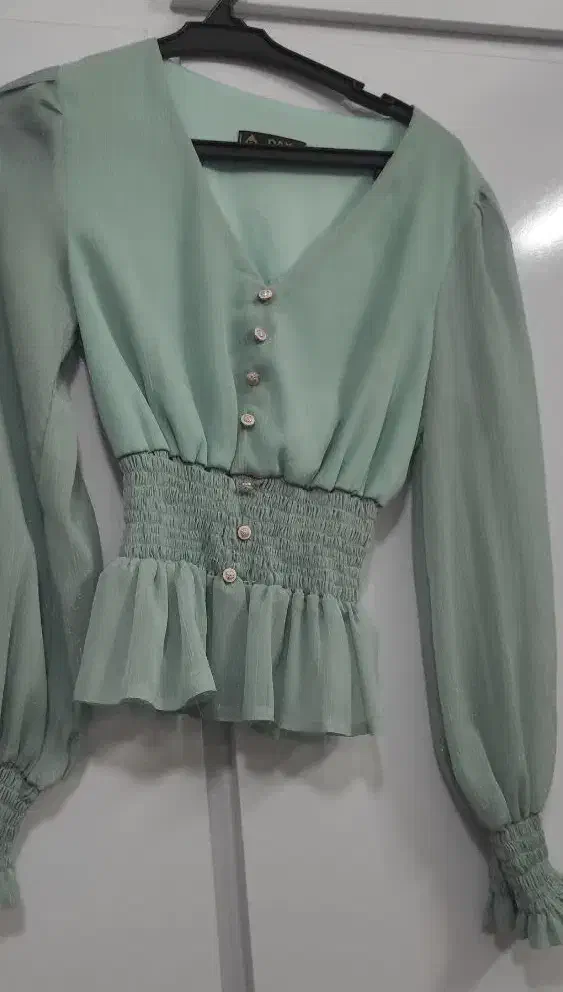 لباس مجلسی|لباس|مشهد, آپارتمان های مرتفع|دیوار