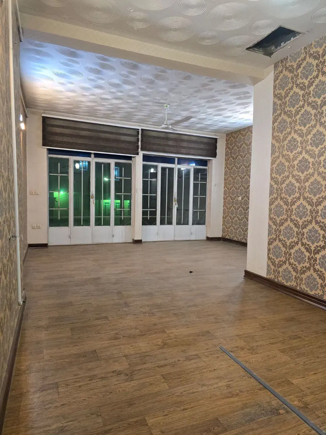 اجاره اتاق از یک دفتر اداری/دفتر وکالت /اجاره دفتر|اجارهٔ دفتر کار، اتاق اداری، مطب|یزد, |دیوار