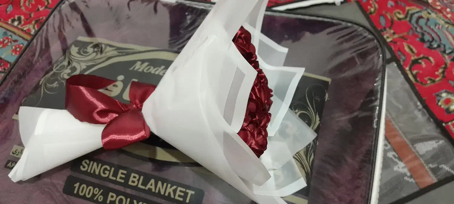 دسته گل یلدایی|گل مصنوعی|قیدار, |دیوار