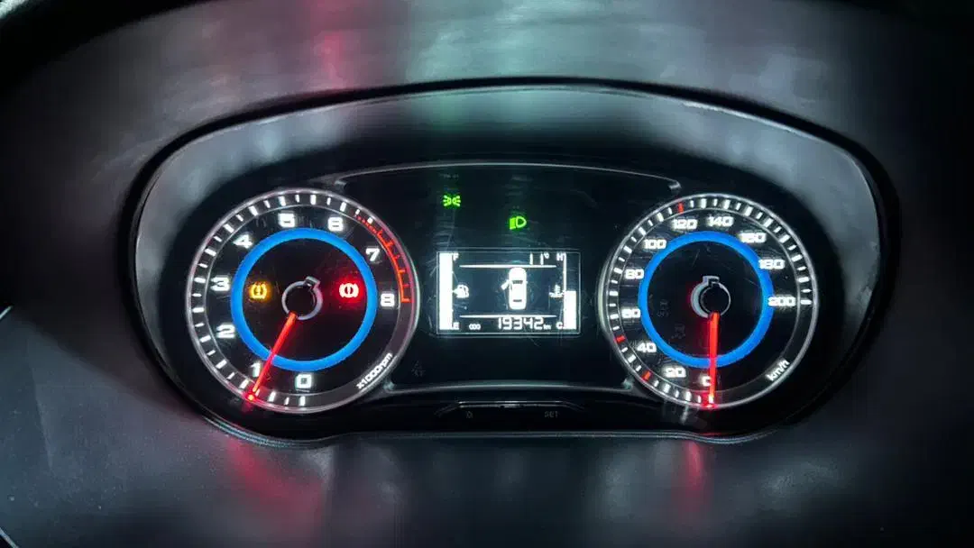 کوئیک سیاه و سفید ۱۴۰۲|خودرو سواری و وانت|تبریز, |دیوار