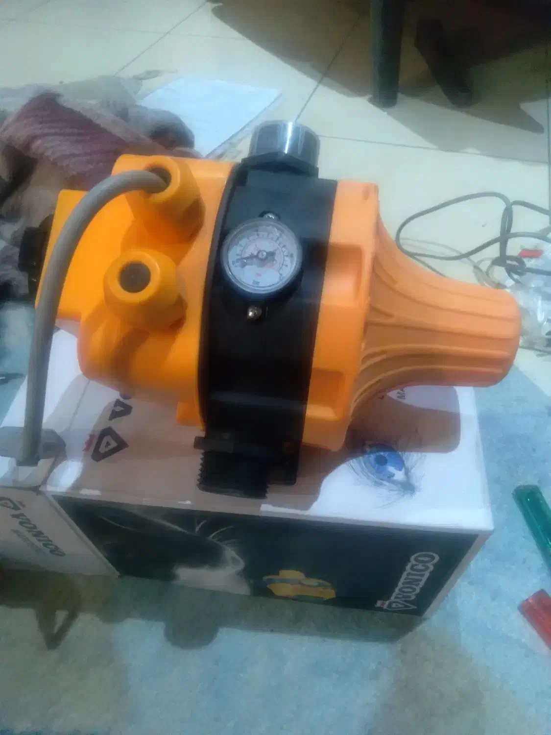 اتومات پمپ آب نو با کارتون|مصالح و تجهیزات ساختمان|کرج, اتمسفر|دیوار