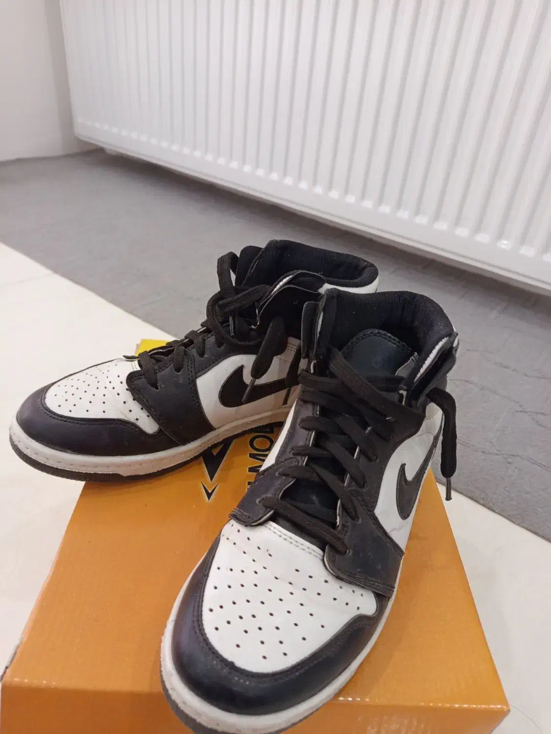 جردن|کیف، کفش، کمربند|زنجان, |دیوار