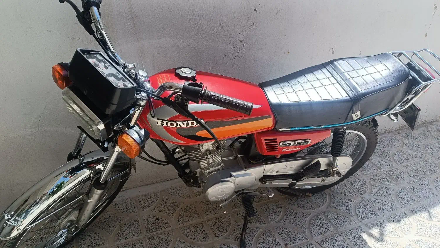 موتور سفر مدل 86 پلاک ملی|موتورسیکلت|شیراز, کیان آباد|دیوار