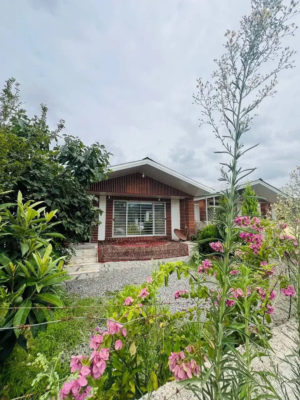 همکف باغچه ای،سندتکبرگ،دنج و سرسبز،شهرکی،مبله|فروش خانه و ویلا|چمستان, |دیوار