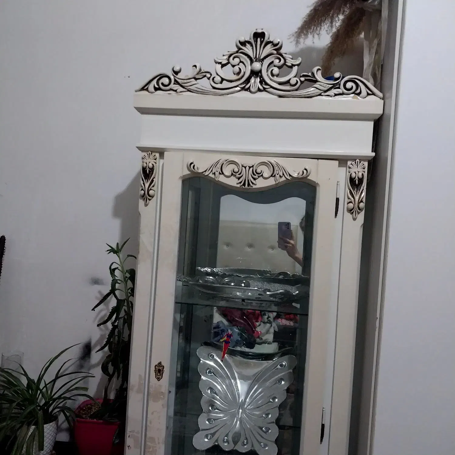 بوفه|بوفه، ویترین، کنسول|مهاجران, |دیوار