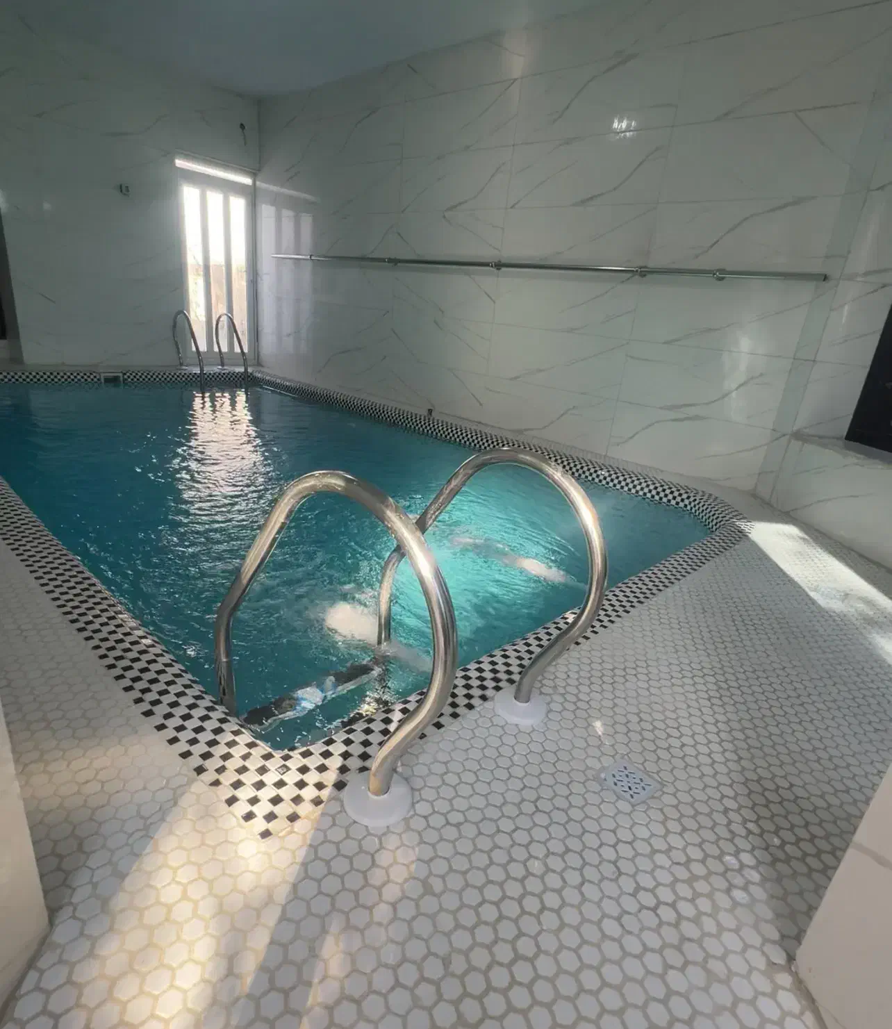 ویلا استخر دار|اجارهٔ کوتاه‌مدت ویلا و باغ|چالوس, |دیوار