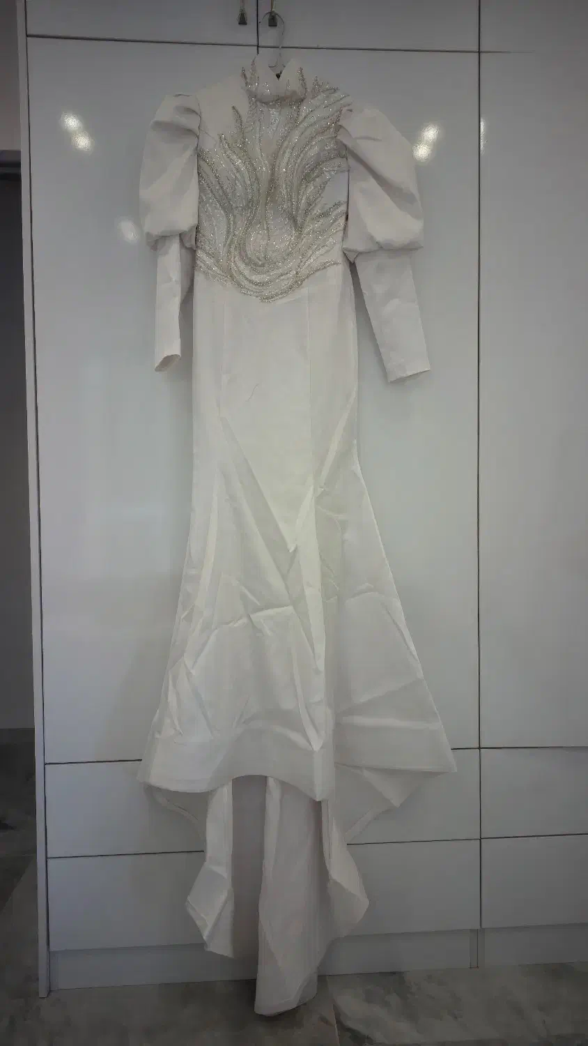 لباس عقد|لباس|رشت, آزادگان|دیوار