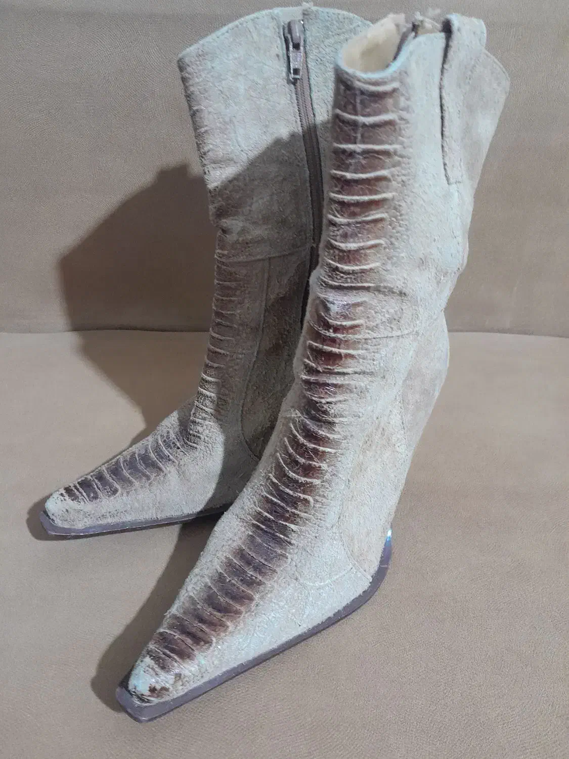 پوتین چرم.|کیف، کفش، کمربند|کرمانشاه, |دیوار