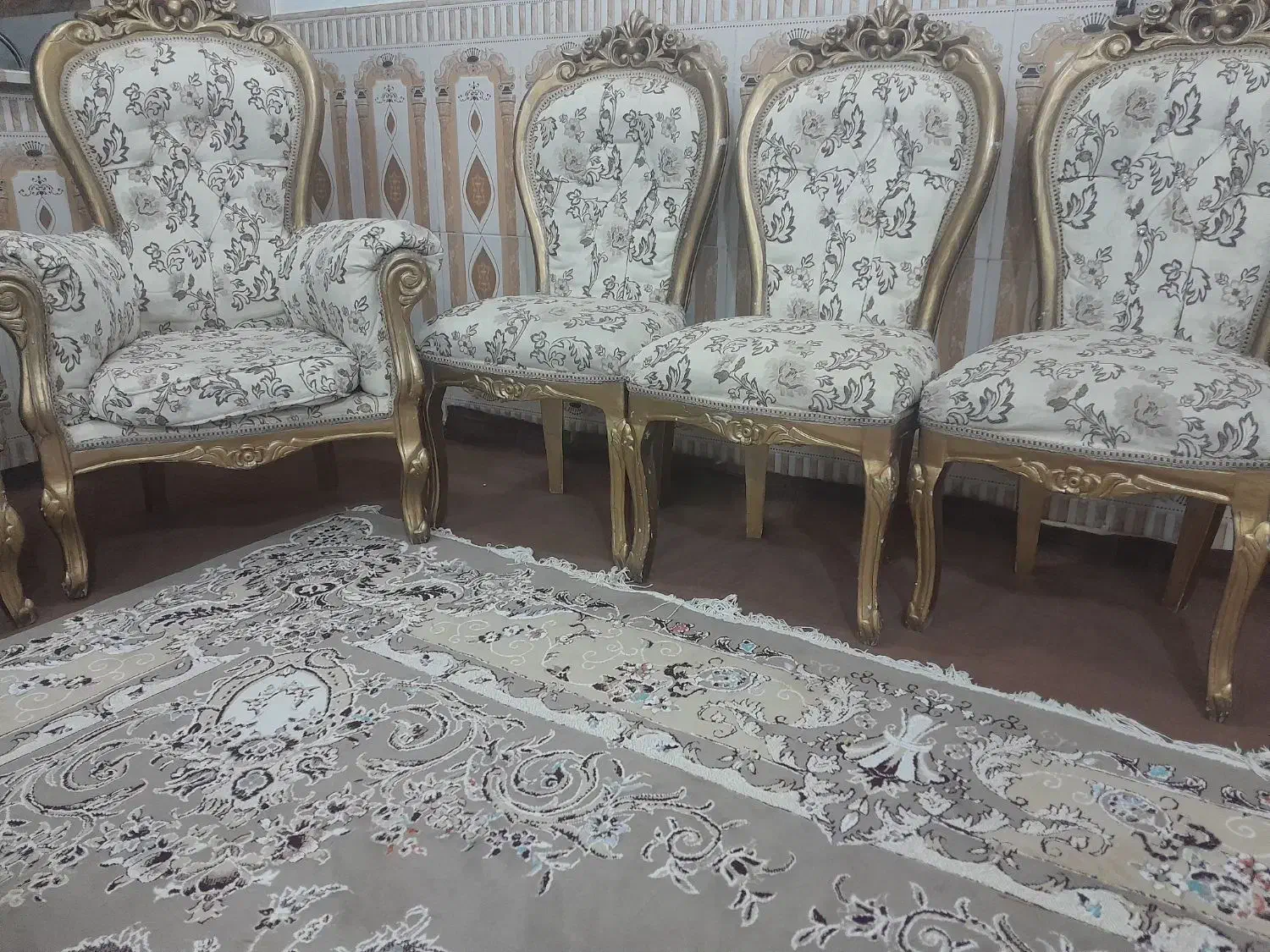 مبل سلطنتی ۹نفره|مبلمان خانگی و میز عسلی|تربتحیدریه, دیزقند|دیوار