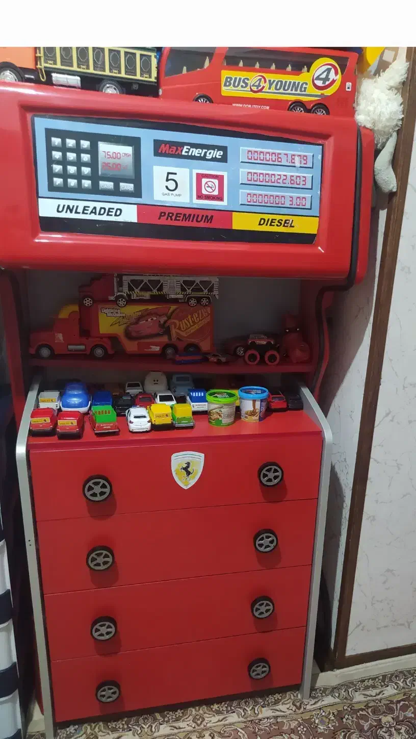 تخت و دراور کودک ماشین|اسباب و اثاث بچه|کرج, باغستان|دیوار