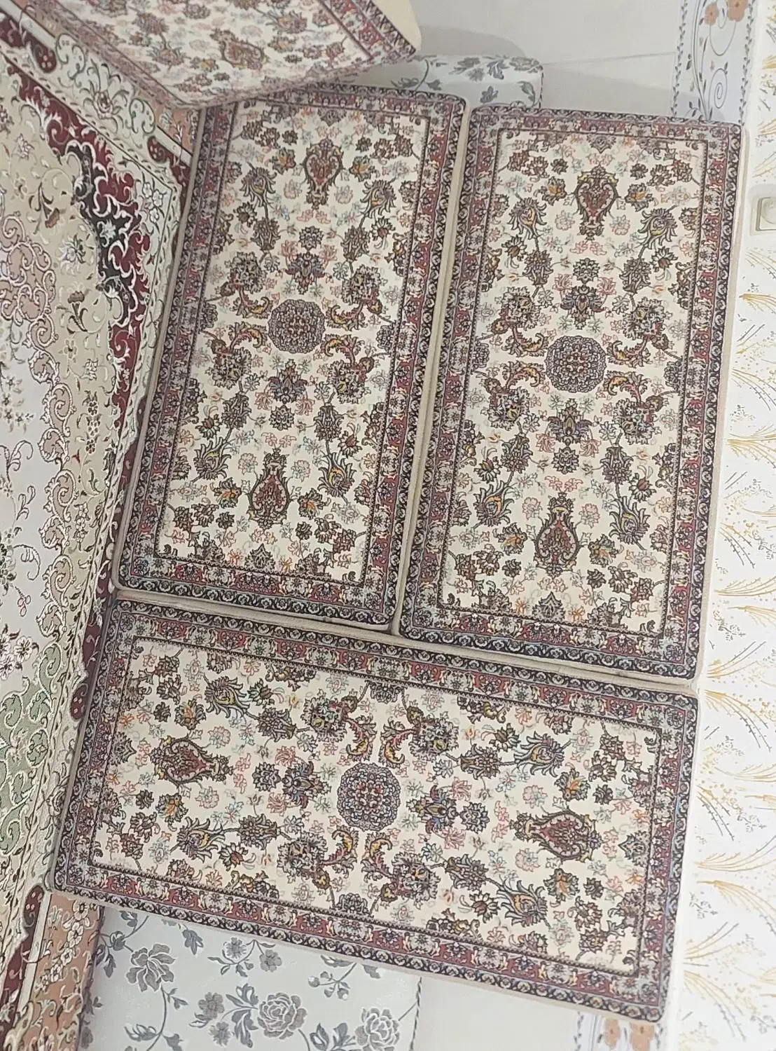 ۶ عدد پشتی تازه و تمیز|پشتی|دالاهو, |دیوار